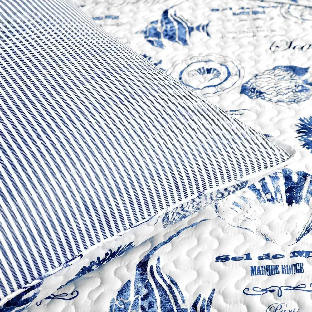 7-Piece Reversible Quilt Set, King Size, Indigo - Elegant Nautical Themed Bedding for Beach House Decor