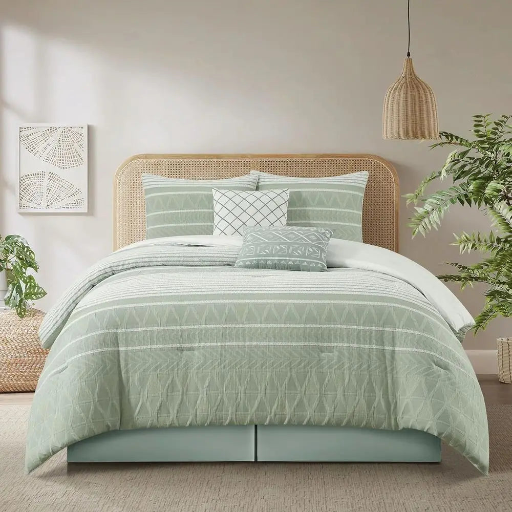Geometric 6 Piece King Comforter Set With Bedskirt Pillows Shams